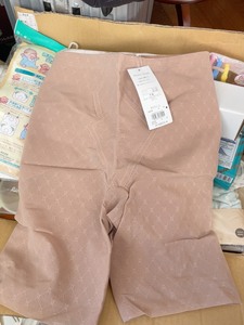 清仓不议日本华歌尔产后提臀收腹裤 5 8，6 4和70和两个