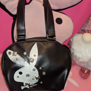 playboy花花公子皮兔头印花铆钉装饰中古手提单肩包