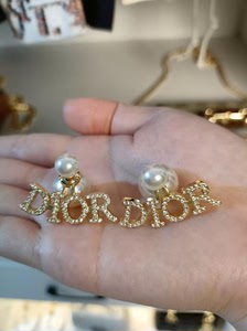 dior迪奥金色双珍珠耳钉 珍珠没有磨损 前男友送得
