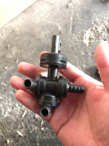 沃尔沃xc90刹车三通阀拆车件s80刹车真空管s40单向阀c