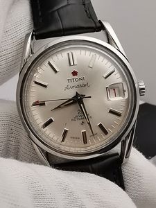 【品牌】:   梅花70年代男士腕表