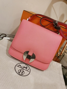 000人付款淘宝hermes 爱马仕 2002-20肩挎包粉银扣超级美,立体反呆