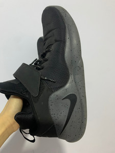 耐克黑灰色小椰子nike男士高帮透气跑步运动鞋 品牌:nik