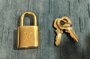 lv黄铜锁头钥匙,全新speedy30配饰,编号309,可以