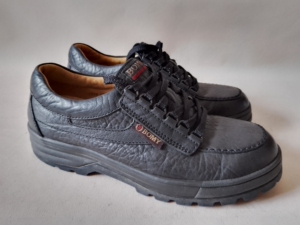 二手正品意大利bomy宝威休闲皮鞋7码,鞋垫长度27厘米,适