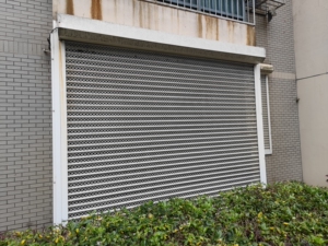 二手卷闸门,防盗窗,车库门,电动卷帘门,管状电机,一共7扇