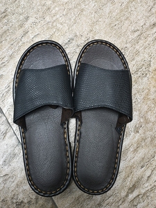 男士真皮拖鞋,室内高档家居拖鞋.头层牛皮,防滑鞋底.尺码:4