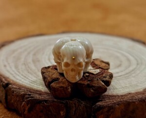 猛犸牙雕刻三面骷髅,镶嵌24k金,尺寸12*12mm,加粉丝