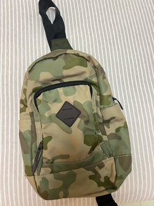 李宁迷彩夏新款运动生活休闲单肩斜挎背包书包