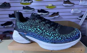 鸿星尔克家双弓弹超轻软弹鞋底拼接鞋,脚感一个软 非常适合