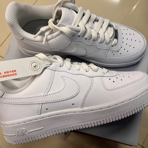 耐克经典aj空军一号全白低帮鞋子