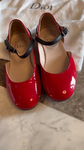 正品dior女童正红色漆皮公主鞋,28码内长17.5,意大利