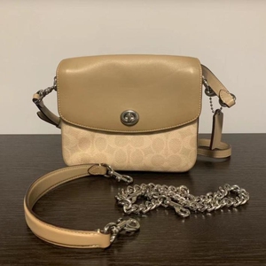 蔻驰新款女包19新款