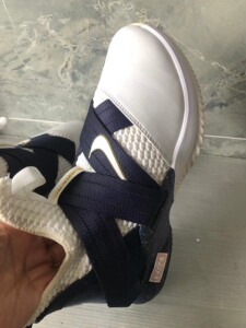 二手正品耐克41码高帮詹姆斯士兵12实战篮球鞋 保正!