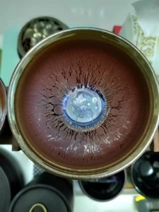 建阳建盏刘学明大师彩金花雕纯手工建盏束口器型主人杯9.3口径