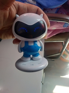 vivo小v蓝牙音箱手机原装便携式重低音炮无线迷你公仔机器人