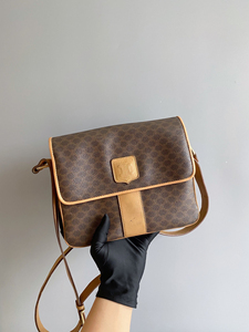 celine赛琳老花翻盖邮差包豆腐包,24×19cm 整体正