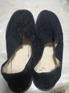 八十年代的塑料底条绒松紧口布鞋(42码)