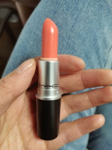 全新正品mac魅可三文鱼色绒光丰盈唇膏