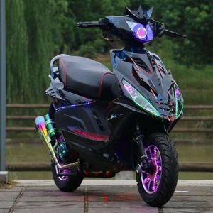 新款鬼火摩托车爆改踏板白幽灵暴走125cc燃油代步车省油助力