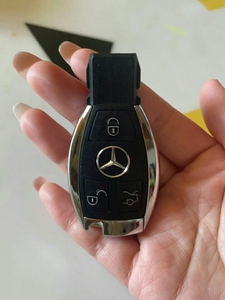 跟对象分手了,家里剩下一把奔驰amg车钥匙.都是实拍 直接拍