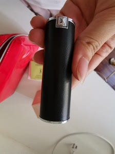 000人付款淘宝纪梵希小羊皮205玫红色,颜色很正,全新,朋友送的,口红