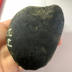 格应角翡翠原石