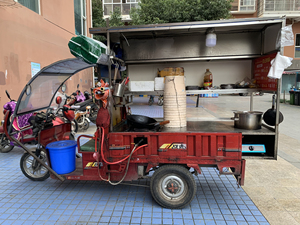 转让一辆二手炒饭三轮车设备齐全入手就可开始摆摊赚钱,配两组电