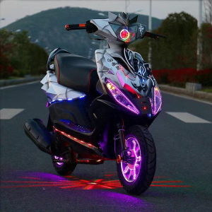 新款鬼火摩托车爆改踏板白幽灵暴走125cc燃油代步车省油助力