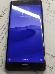 小米note2双曲面手机,原装屏幕显示完美一直贴膜使用,无裂