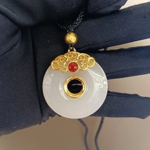 周大福国玉传承系列吊坠金镶玉吊坠和田玉吊坠保单齐全