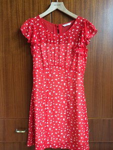 ROEM红色连衣裙，里面有衬裙，160/84A，成都商场专柜