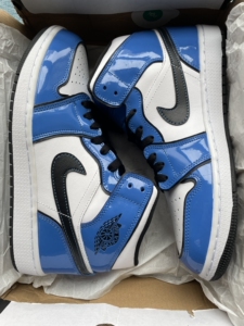 aj1蓝色漆皮