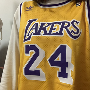 科比阿迪达斯球衣24