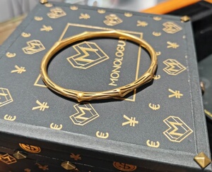 周大福黄金竹节手镯