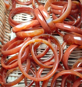 红玛瑙手镯玉镯子翡翠镯玉髓送礼女朋友首饰礼物