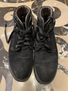 黑色翻毛皮靴男