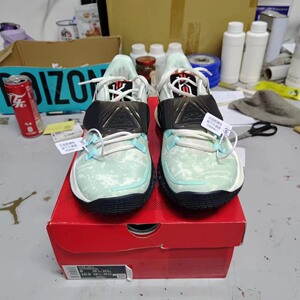 欧文低帮三代欧文low3全新原盒尺码41 42.5 鞋盒轻微