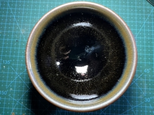 金豪建盏 有底款 宋吉赵雄,有瑕请看照片,敛口器型.