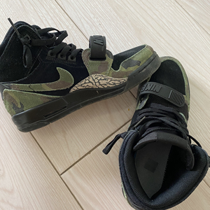 出aj312黑迷彩 38.5码