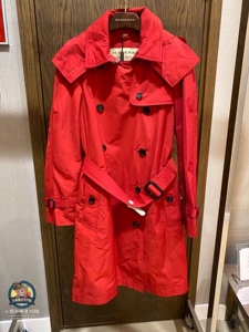 burberry 巴宝莉防雨水正红色带帽风衣 uk4