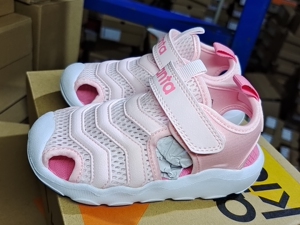 安踏女童全新包头凉鞋22码23码