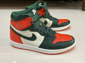 aj1扣碎迈阿密大宝剑,42号,没怎么穿,成色95新吧,绝对