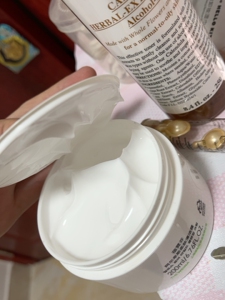 上海维娜蓓霓芬柔肤清洁霜,正品保证,原价320.没有用过几次