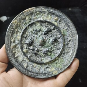 精美唐代高锡铜镜 黑漆古海兽葡萄镜直径12厘米左右 都是手机