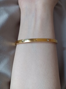 卡地亚手镯螺丝