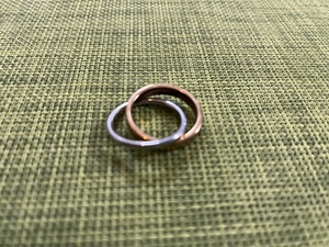 正品Ck连环戒指8成新（直径均为2.5cm）男士戒指偏大考虑