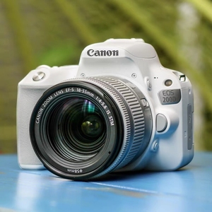 收佳能200d一代,最好官方旗舰店购入.无维修无暗病,仅接受