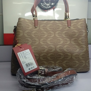 sina cova老船长正品女包,专柜已撤,剩余部分货品处理