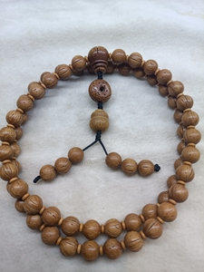 东北纯野生桃核光珠54颗小脖挂,尺寸12 ,手工打磨,配饰都